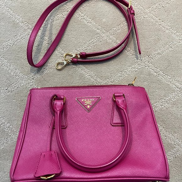 Prada Bag - Picture 1 of 4